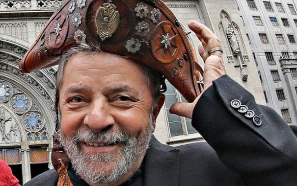 Lula é necessário ao país, e sabe falar ao povo, conhece a língua do povo como ninguém e olhem que nem "formado" é, como sempre acusaram e fizeram desdém os seus "contrários", que apesar de terem frequentado as melhoras escolas e as melhores faculdades deste país, não passam de uma fraude social