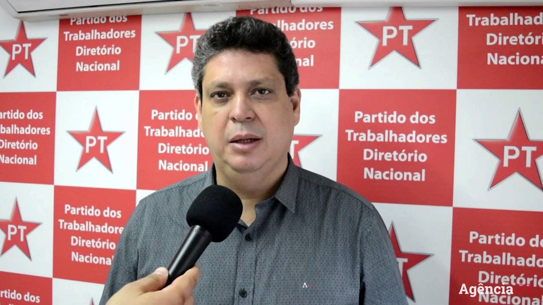 Em entrevista à rádio Fan FM, em Aracaju (SE), o vice-presidente nacional do PT, Márcio Macêdo, disse acreditar na reformulação da decisão pelas instâncias superiores da Justiça. "Sou um daqueles como Lula que acredita na Justiça", frisou