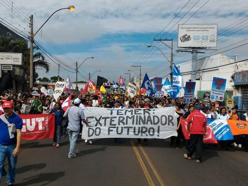 Fazendo justiça à luta social e à grande greve de 1917, a classe trabalhadora deixará registrado o dia em que parou o país e derrotou o maior ataque aos seus direitos no último século, provando sua capacidade de resistência ao governo golpista e esse congresso de "mercenários". Mostraremos ao mundo que, no Brasil, os trabalhadores fazem a sua história. Resistiremos!