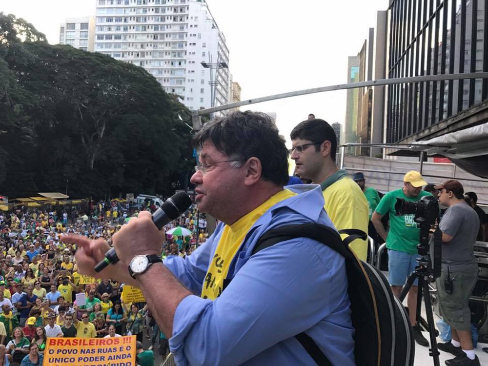 Jornalista Kiko Nogueira, do Diário do Centro do Mundo, avalia o discurso de Marcelo Madureira na Paulista, neste domingo, "proferido em altos brados para duas dezenas de pessoas sedentas de sangue, de cima do carro de som do Vem Pra Rua", como "um dos capítulos mais baixos da história recente dos protestos"