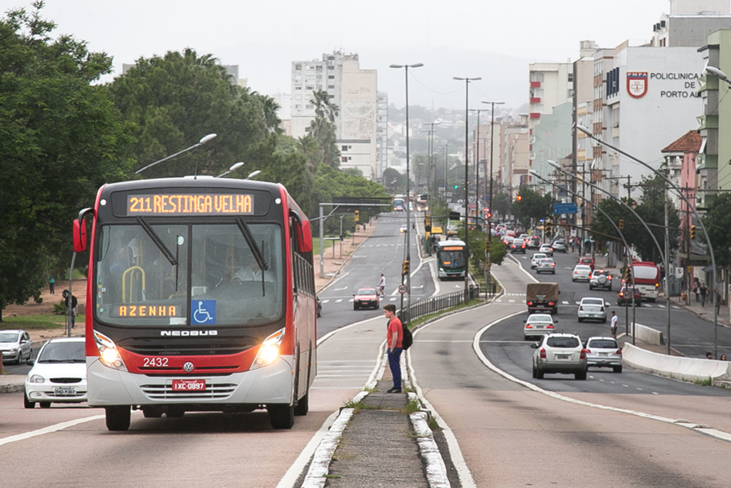 03/03/2016 - PORTO ALEGRE, RS - Transporte Público, coletivo, ônibus, nova tarifa, 3,75. Foto: Guilherme Santos/Sul21