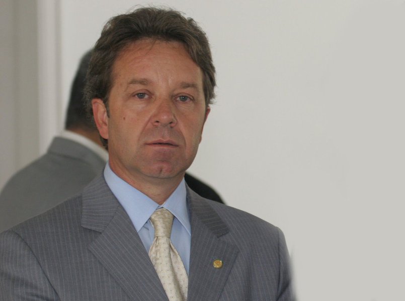 
O deputado federal Luiz Fernando Ramos Faria (PP-MG) teria recebido R$ 50 mil em 2010; em troca deveria propor emendas e apresentar projetos que fossem de interesse da construtora, conforme delação da empreiteira
