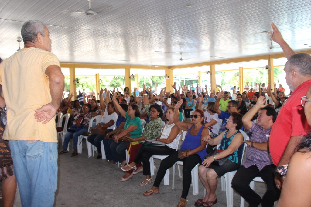 Os professores da rede estadual de ensino do Piauí encerraram a greve deflagrada no dia 13 de fevereiro; a aulas retornam normalmente a partir desta terça (21); a greve foi suspensa por conta antecipação do pagamento da segunda parcela do reajuste, de 3,64%, para o mês de maio por parte do governo estadual