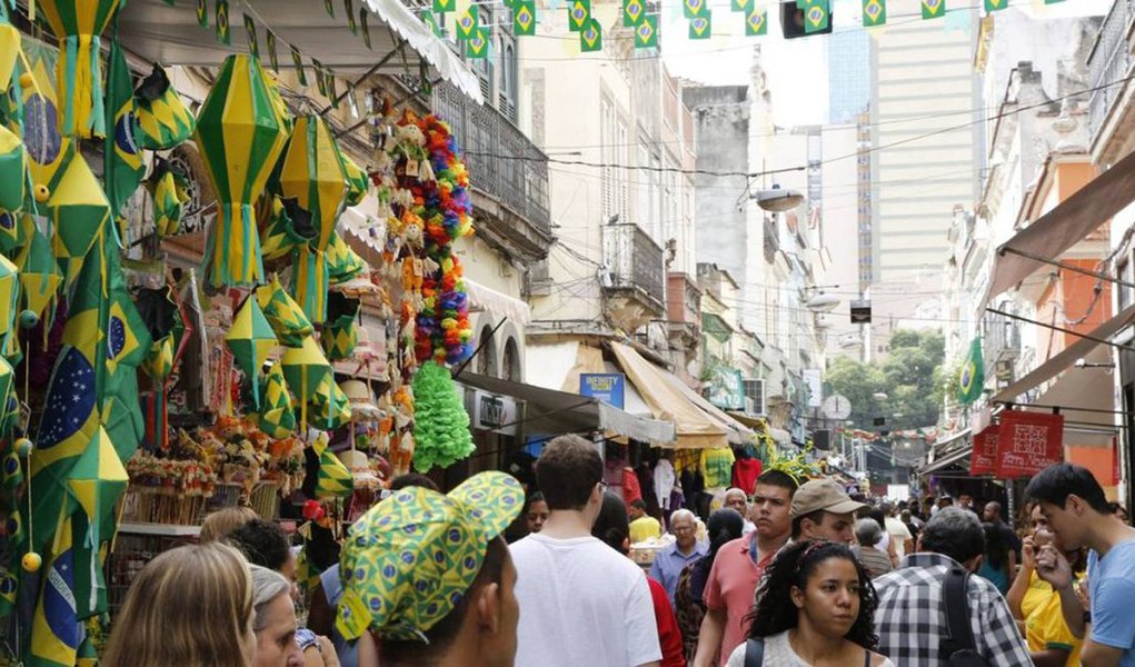 A inadimplência no comércio lojista da cidade do Rio de Janeiro aumentou 1,9% em janeiro na comparação relação ao mesmo mês do ano passado, de acordo com os registros do Serviço Central de Proteção ao Crédito do CDLRio - Clube de Diretores Lojistas do Rio de Janeiro. Foi o maior índice de inadimplência para o mês desde 2009