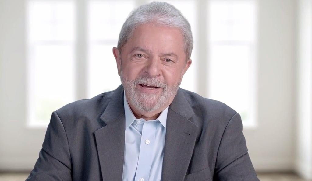 Estratégia do partido é contrapor a Lava Jato e consolidar a candidatura do ex-presidente para 2018, informa a coluna Painel; orientação da direção da legenda foi para todos os diretórios regionais, para que usem a imagem de Lula nas propagandas de TV durante todo o primeiro semestre