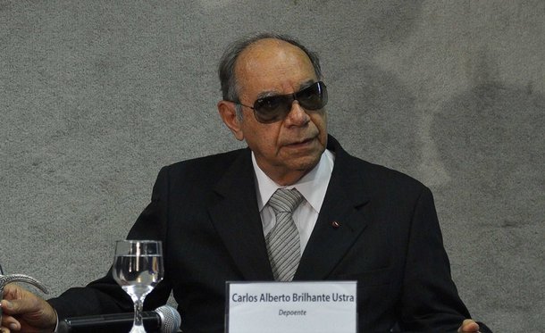 O reconhecimento da União sobre os crimes de tortura praticados por Ustra não foram suficientes para que ele fosse punido. Ustra morreu livre. E, depois de morto, virou best seller