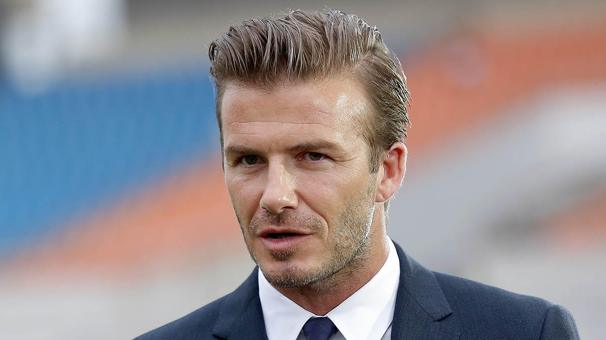 O ex-capitão da seleção inglesa de futebol David Beckham declarou seu apoio à campanha do "fica" no referendo sobre a filiação da Grã-Bretanha à União Europeia nesta terça-feira, para deleite do primeiro-ministro britânico, David Cameron, e daqueles que querem que os britânicos continuem no bloco