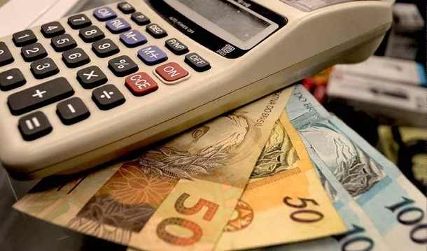 Novo sistema tributário unifica impostos sobre consumo e altera rotina de empreendedores