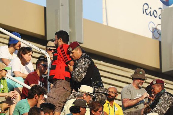 A Olimpíada do Rio é uma oportunidade clássica e ensejo porventura único à desobediência civil, ou melhor, à resistência à la Thoreau ao governo civil do presidente interino Michel Temer – de repetir, agora direto das arquibancadas, o gesto histórico que marcou os Jogos Olímpicos de 1968 no México