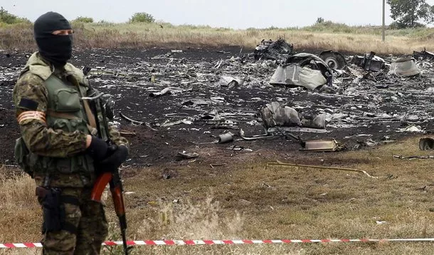 Politização do caso do acidente do MH17 impede investigações completas, diz Rússia