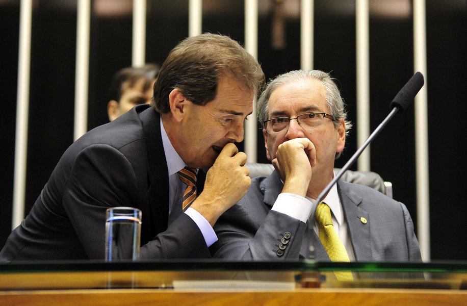 O deputado federal Paulinho da Força (SD-SP) deve andar preocupado e deprimido. Por razões ainda obscuras, o ex-dirigente sindical virou o principal defensor do correntista suíço Eduardo Cunha