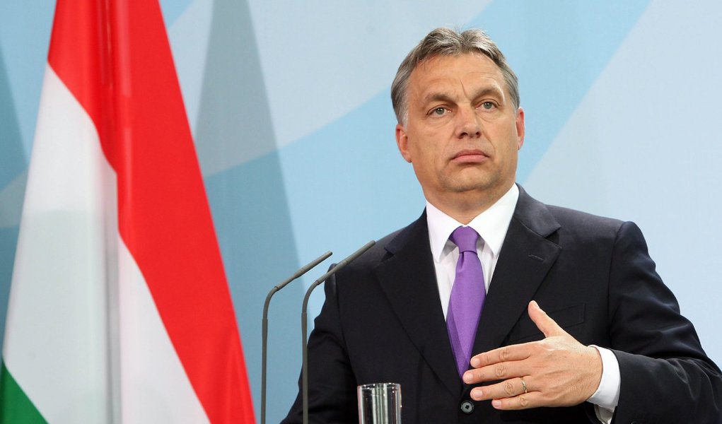 Ao defender o modo duro como tem controlado suas fronteiras em meio à crise de imigração no continente, primeiro-ministro Viktor Orban afirmou que "a coisa moral e humana a se fazer é deixar claro: Por favor, não venham"; "Nós não queremos, e eu acho que temos o direito de decidir que não queremos um grande número de muçulmanos em nosso país", acrescentou Orban