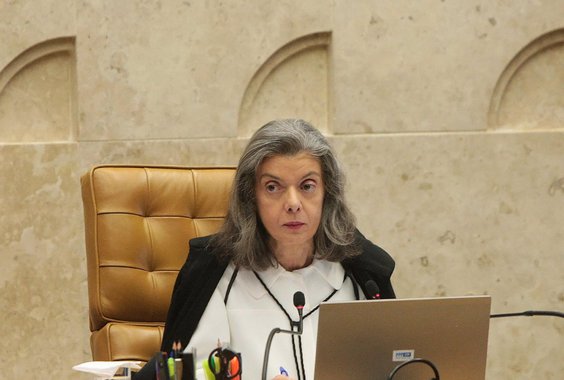 Enquanto houver ministros, desembargadores, juízes, procuradores, promotores, policiais, jornalistas e cidadãos caolhos (com olhos de águia de um dos lados e completamente cegos do outro), sejam culposos ou dolosos, essa ode à moralização do país não passará de cinismo