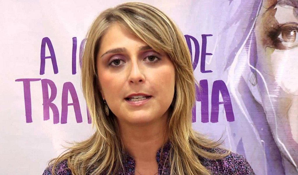 Ex-secretária de Política para as Mulheres do Rio Grande do Sul, Ariane Leitão afirmou que deve tomar providências contra a médica, que atende em um hospital público da capital gaúcha
 