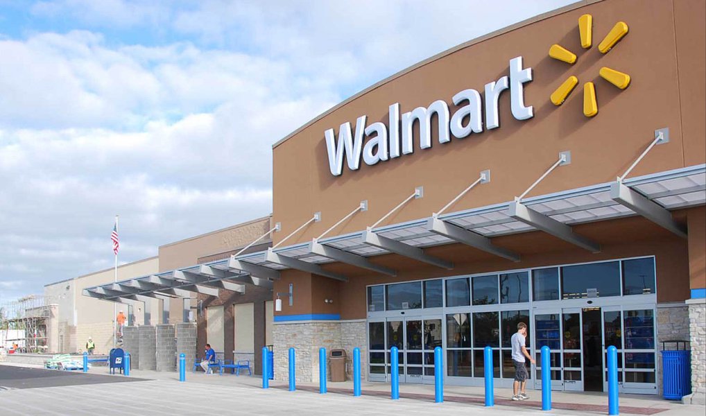 Walmart Brasil fecha operação de varejo online para focar em conversão de  lojas Por Reuters