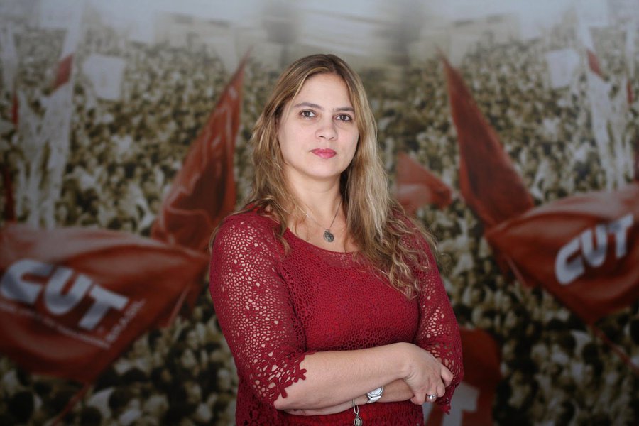 Presidenta de central no estado, Beatriz Cerqueira diz que é preciso apurar responsabilidades e omissões na tragédia de Mariana e combater a influência do poder econômico das mineradoras sobre a política