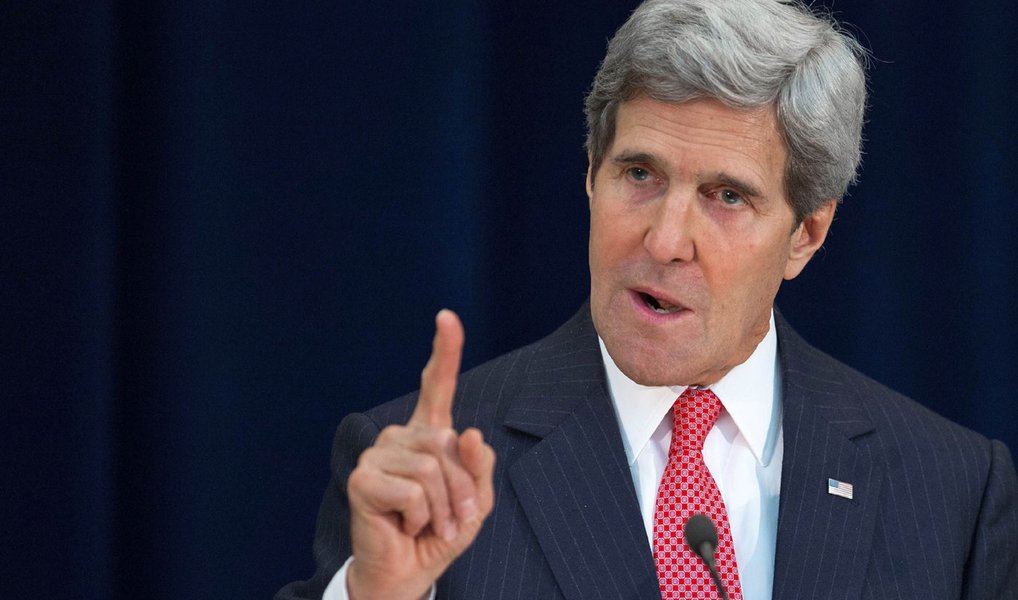 As atividades da Rússia na Síria estão dificultando as conversas de paz para encerrar o conflito sírio, disse nesta terça-feira o secretário de Estados dos Estados Unidos, John Kerry, pedindo a Moscou para que se junte aos esforços para conseguir um imediato cessar-fogo