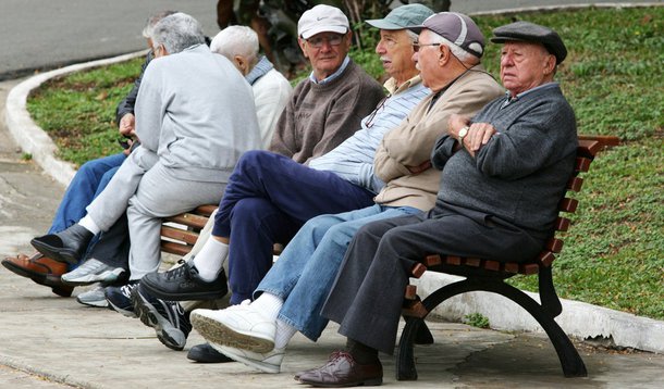 No momento extremado que o país vive, vejo sistematicamente defesas inflamadas de teorias utópicas a nível econômico