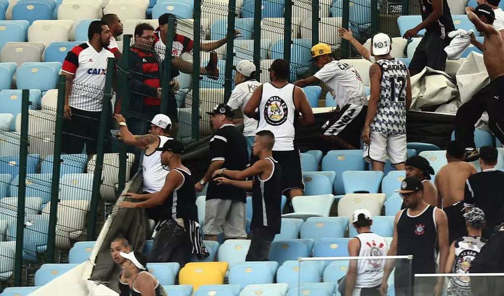 Briga entre torcidas