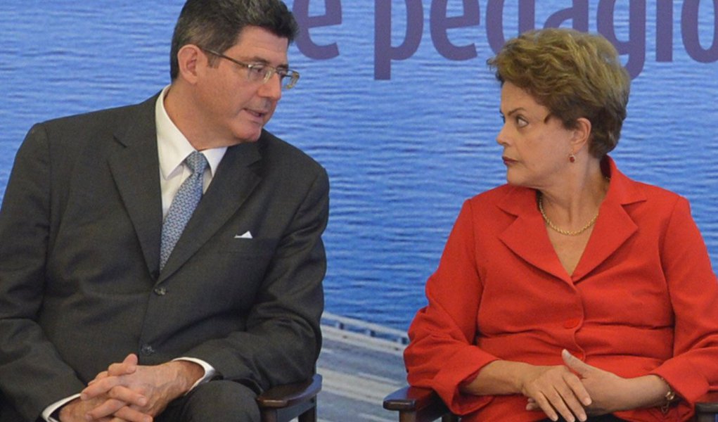 Com o crescimento do PIB de 2016 reestimado para um patamar abaixo de 0,5%, o rombo no Orçamento do ano que vem é de cerca de R$ 130 bilhões em relação ao estimado em abril, quando foi encaminhado ao Congresso o projeto da Lei de Diretrizes Orçamentárias; o déficit nas contas do governo reforça a necessidade da recriação da CPMF, mesmo com repercussão negativa; a presidente Dilma Rousseff analisa com o ministro Joaquim Levy uma sugestão: propor a criação da nova CPMF por um período de apenas um ano; ideia seria carimbar o envio de uma Proposta de Emenda Constitucional ao Congresso como uma medida emergencial, para realizar a travessia econômica em 2016