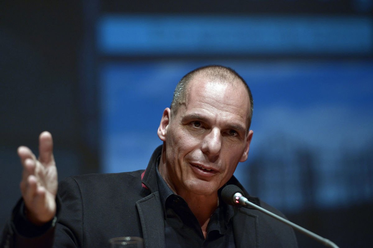 O governo de esquerda da Grécia acredita que pode chegar a um acordo com seus credores, disse o ministro de Finanças, Yanis Varoufakis, depois de quase oito horas de reuniões para discutir propostas antes de um encontro de cúpula com líderes europeus na segunda-feira; perguntado por repórteres se ele estava confiante sobre um  acordo, Varoufakis disse: "Sempre, nós estamos caminhando para um acordo", disse