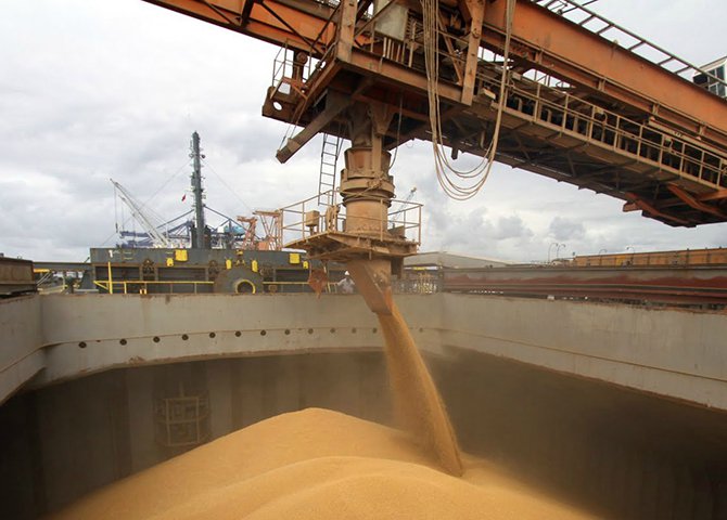 A China visualiza a possibilidade de reduzir o custo logístico da importação significativa que faz da soja brasileira