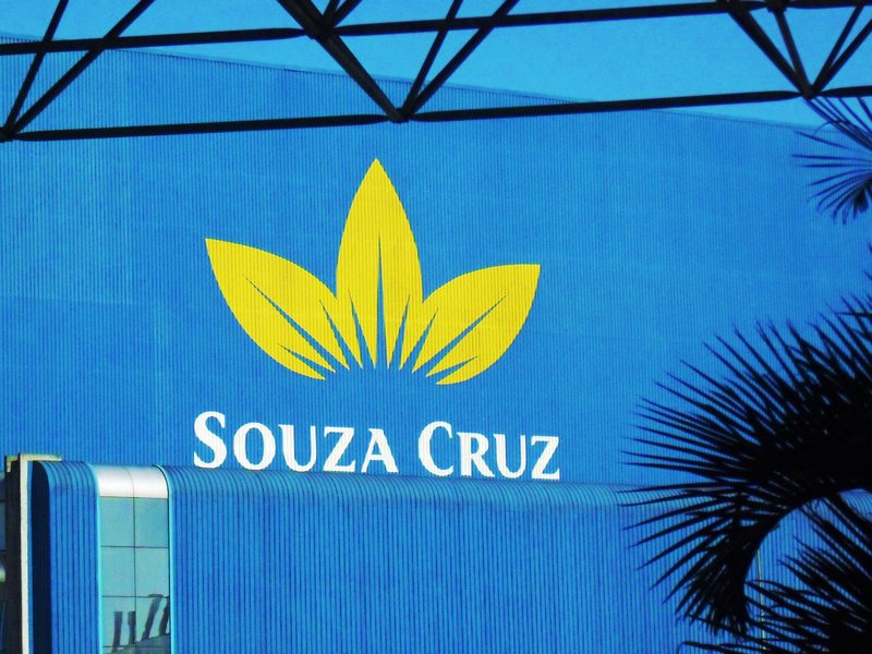 Souza Cruz oferece benefícios para acionistas