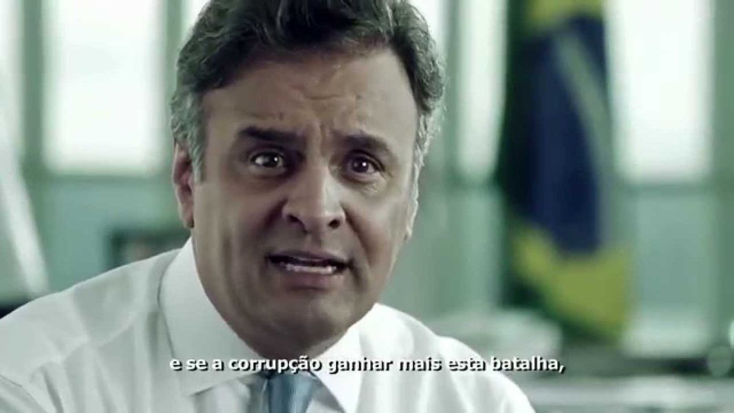 O Fernando Henrique Cardoso que apareceu na terça-feira 19 no programa do PSDB é o mesmo que passou a campanha eleitoral de 1998 inteirinha negando medida que adotaria 13 dias após a posse do segundo mandato
