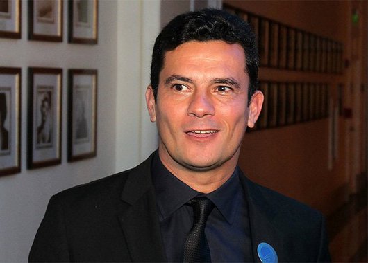 Mais do que falar sobre processos em julgamento, Sérgio Moro teria prejulgado a causa, com lesão da imparcialidade do Juiz