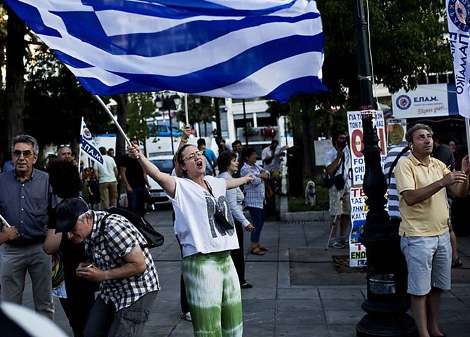 Derrotados no plebiscito, agora os abutres financeiros e os seus servos midiáticos estão angustiados. Temem que a democracia grega contamine a Europa e o restante do mundo