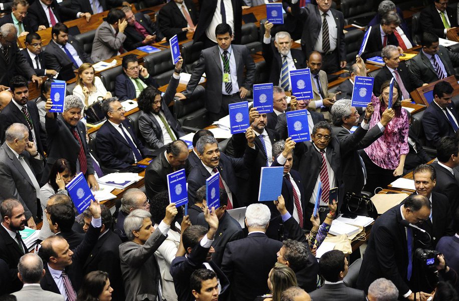 A votação final do Projeto de Lei 4330, que regulamenta a Terceirização no Brasil, foi um desastroso aceno de parte do Parlamento contra todos os milhões de empregados do país