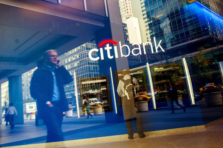 Citibank recomenda ações defensivas e que se valorizam com câmbio. Os analistas retiraram de sua carteira recomendada os papéis da Cosan e da Mills para outubro