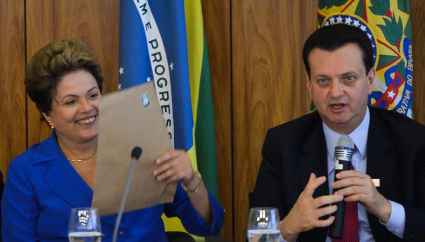 Por mais que o governador Cid Gomes e o ex-prefeito Gilberto Kassab possam estruturar novas frentes de apoio a Dilma no Congresso, ter o PMDB ainda será necessário