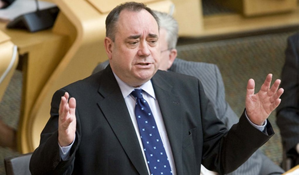 Líder nacionalista Alex Salmond disse que a Escócia precisa de uma nova liderança para conduzir o processo de negociação com o governo britânico por mais autonomia. E concluiu: "para a Escócia a campanha continua e o sonho nunca deve morrer"