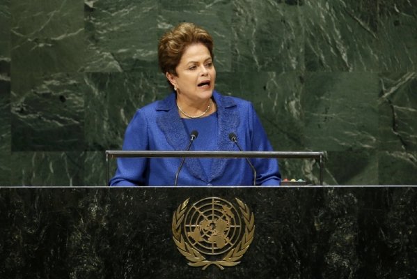 Dilma mostrou ao mundo que o Brasil tem opinião e toma posições assertivas e livre de dubiedades e aliterações. A imprensa comercial e privada ficou furiosa, mas "O Globo" estrilou, babou de ódio