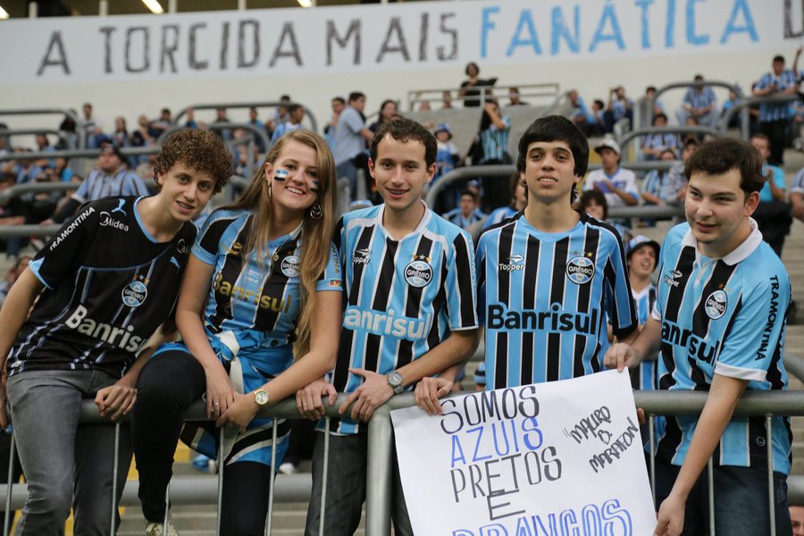 Geral do Grêmio ofendeu o rival Internacional no jogo contra o Bahia