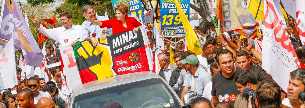 Presidente Dilma Rousseff (PT) é a preferida do povo mineiro para vencer as eleições de outubro deste ano, segundo levantamento do Instituto Datafolha; petista possui 35% das intenções de voto, contra 27% de Marina Silva, do PSB, e 22% do presidenciável Aécio Neves (PSDB), ex-governador de Minas