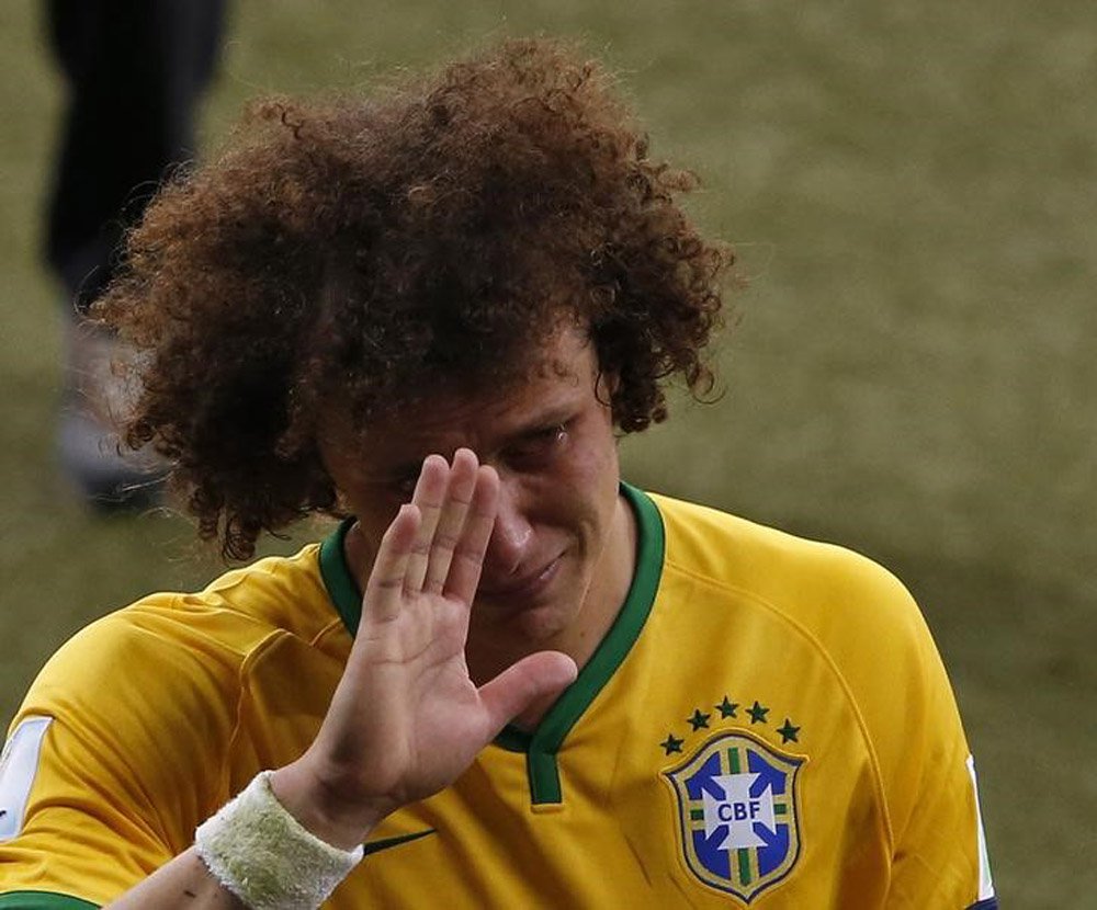 David Luiz chora apÃ³s derrota para Alemanha por 7 x 1 na Copa do Mundo, no dia 8 de julho.    REUTERS/David Gray