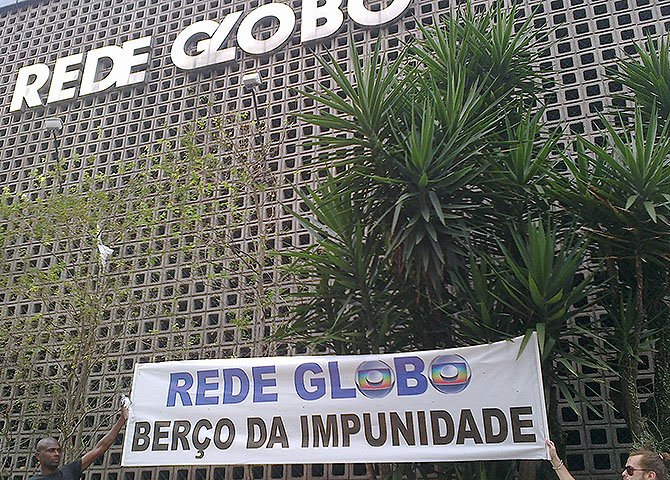 Este é o exato momento político em que se deve dividir o monopólio da Globo para fomentar um novo jornalismo para o Brasil