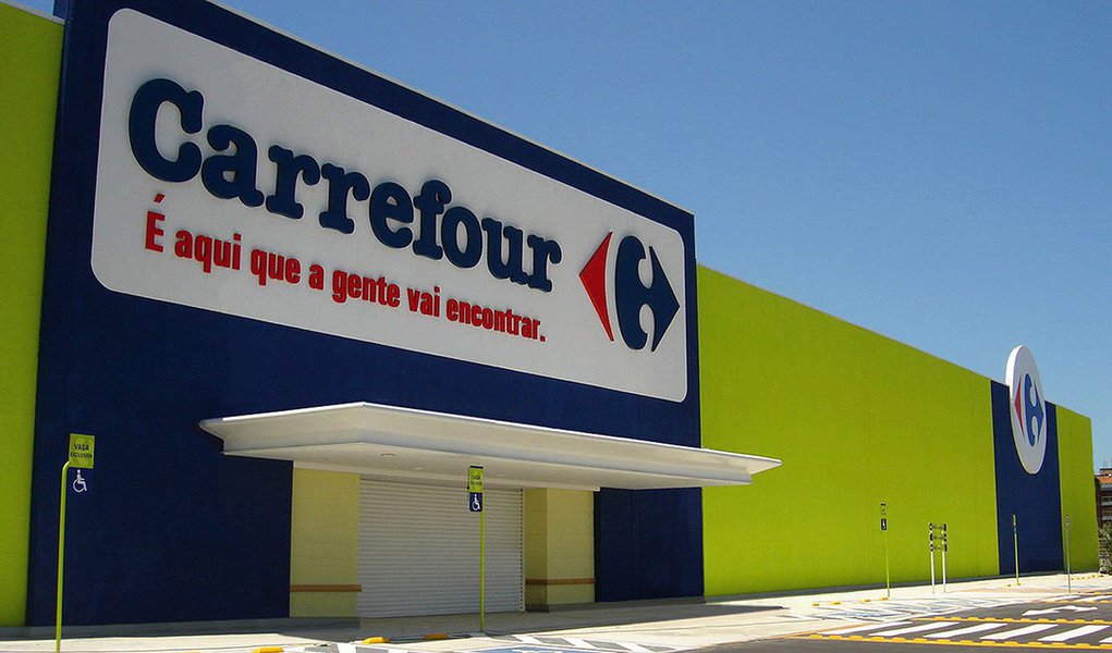 Vice-presidente financeiro do Carrefour, segunda maior varejista do mundo, reiterou que a companhia está pronta para uma oferta pública inicial de ações (IPO) no Brasil; empresa aumentará os investimentos neste ano, para cimentar um renascimento dos seus hipermercados europeus e se expandir no Brasil, mercado emergente chave