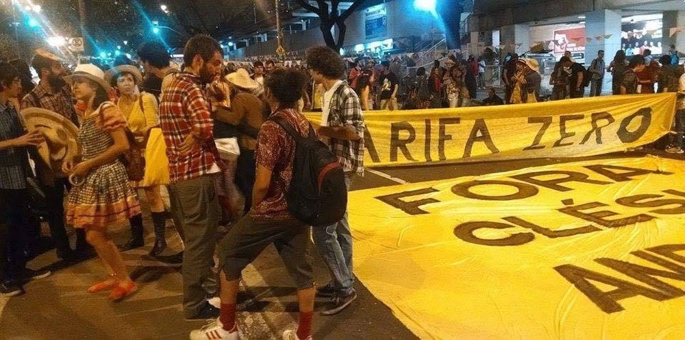 Integrantes do Movimento Tarifa Zero prometem parar o Centro de Belo Horizonte, nesta quinta-feira (17), contra o aumento da tarifa de ônibus na capital; o reajuste está previsto em contrato com as concessionárias para o fim deste mês; a BHTrans ainda não confirmou o valor do aumento
 