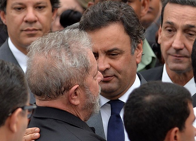 Com o país conflagrado, a economia afundando, Aécio Neves e Lula disputariam uma nova eleição. O mais provável é que Lula venceria, mas mesmo se perdesse e Aécio fosse eleito, ele receberia um país conflagrado e uma oposição tão feroz quanto a que comanda