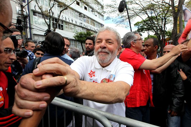 Lula estava completamente com razão quando deixou o Palácio do Planalto e foi às praças e às ruas falar ao povo e, com efeito, demarcar terreno e limites para a direita golpista, que tem a imprensa burguesa como sua ponta de lança, como ocorreu nos idos d
