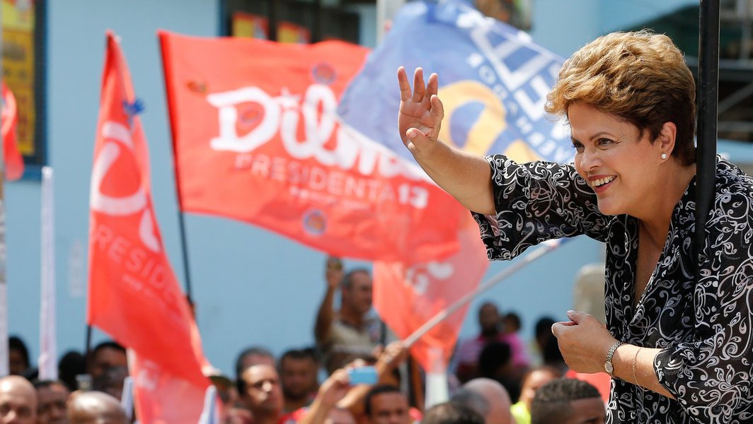 Corretora japonesa Nomura destaca que, assim como Lula em 2003, Dilma pode retomar confiança no mercado se mantiver sinalizações de ajustes; do contrário, ela enfrentará o "pior dos mundos"