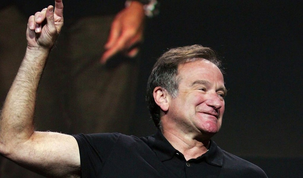Visivelmente emocionado e com a voz trêmula, o ator Billy Crystal, antigo amigo de Robin Williams, fez um grande tributo durante a premiação do Emmy na segunda-feira, duas semanas após o comediante ter sido encontrado morto em sua casa, em um aparente suicídio