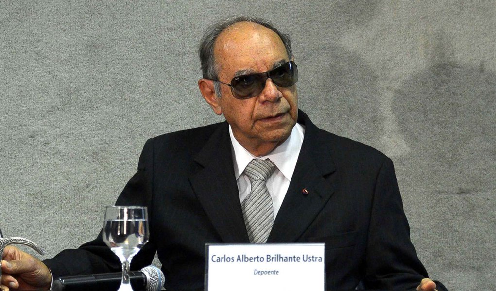 A Justiça Federal em São Paulo considerou extinta a punibilidade do coronel reformado Carlos Alberto Brilhante Ustra e do delegado aposentado Alcides Singillo, ambos acusados de ocultação de cadáver pelo desaparecimento do estudante Hirohaki Torigoe em 1972