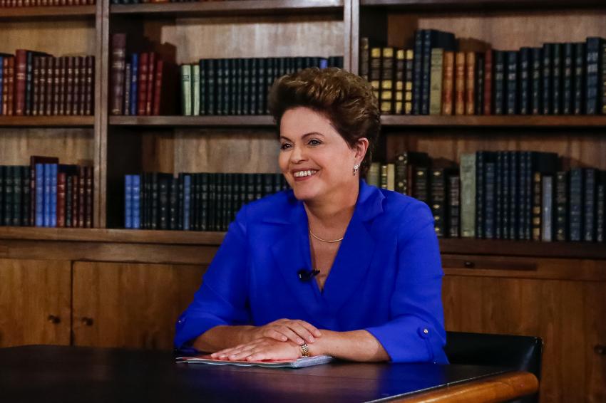 De todos os candidatos que participaram, até o momento, das entrevistas do Jornal Nacional, da Rede Globo, Dilma conseguiu realizar duas façanhas