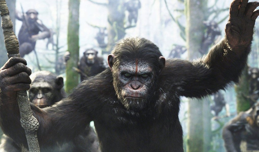 Três anos depois do relançamento da franquia, com "Planeta dos Macacos: a Origem" (2011), e com um novo diretor, Matt Reeves, retoma-se a aventura que tem macacos inteligentes e falantes no seu centro