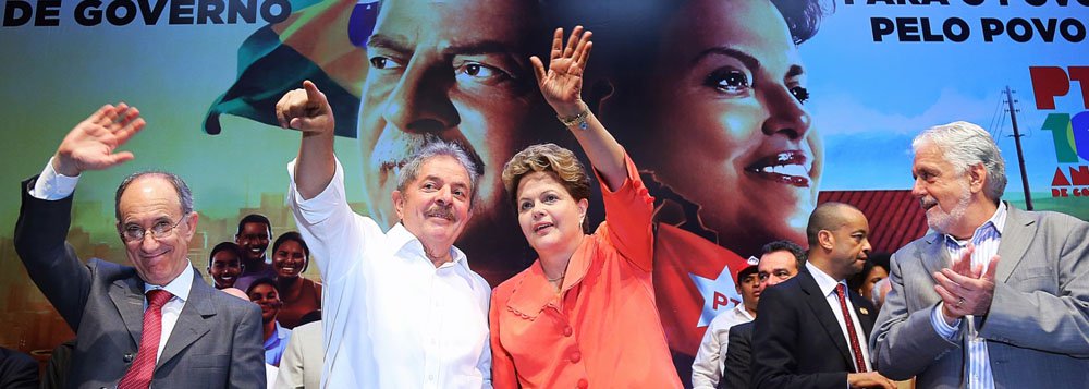 Pesquisa Ibope/CNI aponta que percentuais dos eleitores que consideram administração do ex-presidente melhor do que a de Dilma Rousseff aumentam sobre os pontos perdidos pela presidente; subiu de 34% para 42%, entre novembro e agora, o índice dos que acham a gestão Dilma pior que a Lula; por outro lado, caiu de 14% para 11% a opinião cravada de que o governo dela é melhor do que foi o dele; no quesito popularidade do governo, gestão Dilma perdeu sete pontos percentuais, segundo o levantamento, nos últimos quatro meses; nem CNI nem Ibope revelaram resultados da pesquisa sobre intenção de voto, que também foi feita