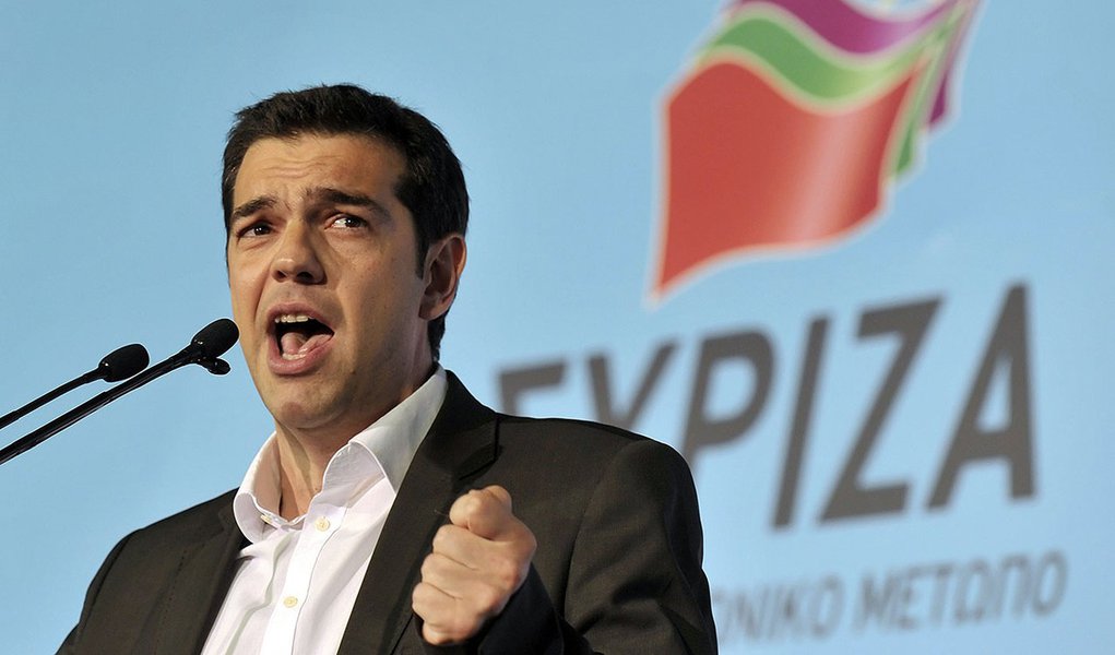 Líder do Syriza e futuro primeiro-ministro da Grécia, Alexis Tsipras confirmou que as medidas de austeridade no país estão próximas do fim: “A Grécia está virando uma página, deixando para trás cinco anos de humilhação e dor. Hoje, a troika é coisa do passado. Não haverá quebra mútua , nem continuação ou subjugação”